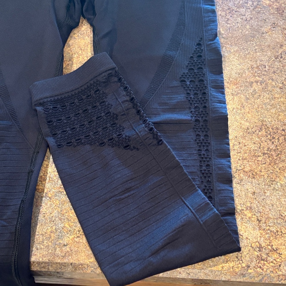 GYMSHARK Black Active Leggings - Picture 4 of 5